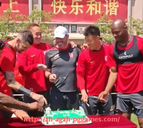 PG模拟器官方网站-篮球比赛中后卫球员快速突破能力的训练重点与实战应用 PG模拟器官方网站-篮球比赛中后卫球员快速突破能力的训练重点与实战应用