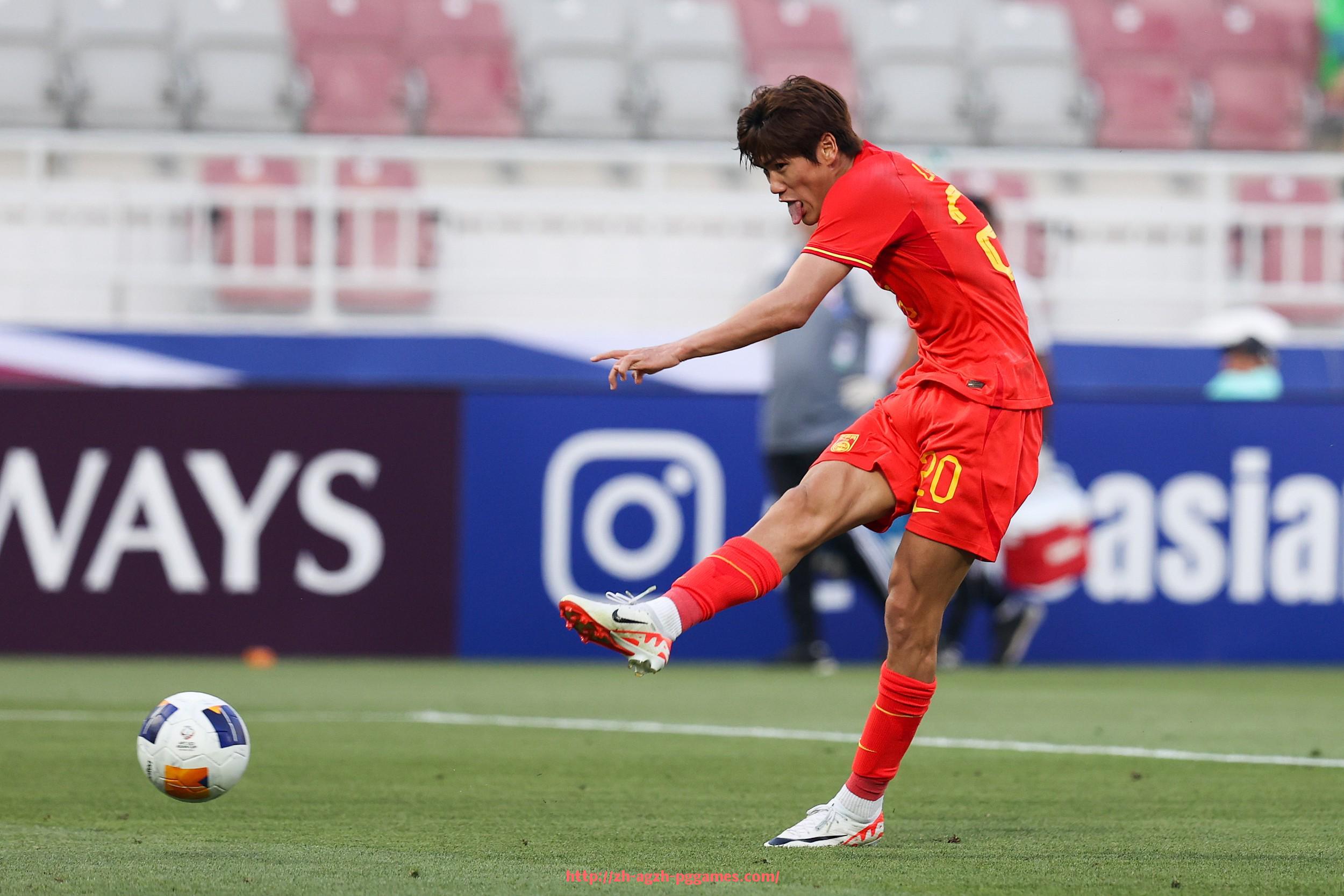 PG模拟器官方网站-英超四月最佳球员获奖名单及精彩瞬间回顾